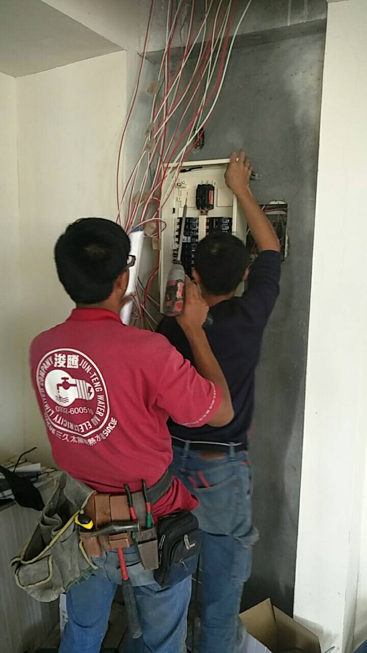 台中市鸿铭水电工程承包 居家水电维修改建 0979088525 林爸爸 台中市